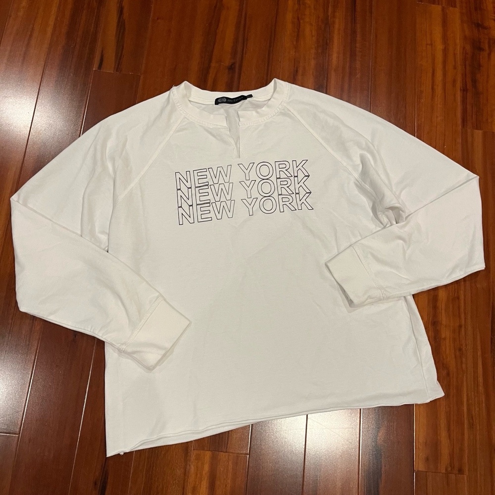 Jet by John‎ Eshaya Long Sleeve New York Print White Knit Cotton Size M / L